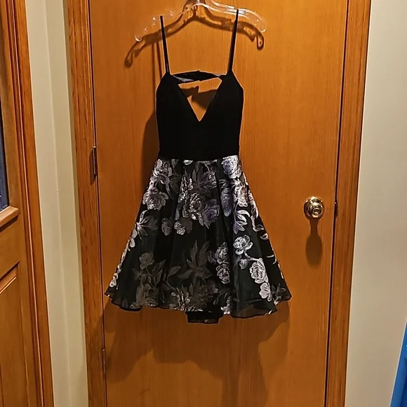 JVN by Jovani | Dresses | Jvn By Jovani Formal Or Homecoming Dress Black  And Silver Size 2